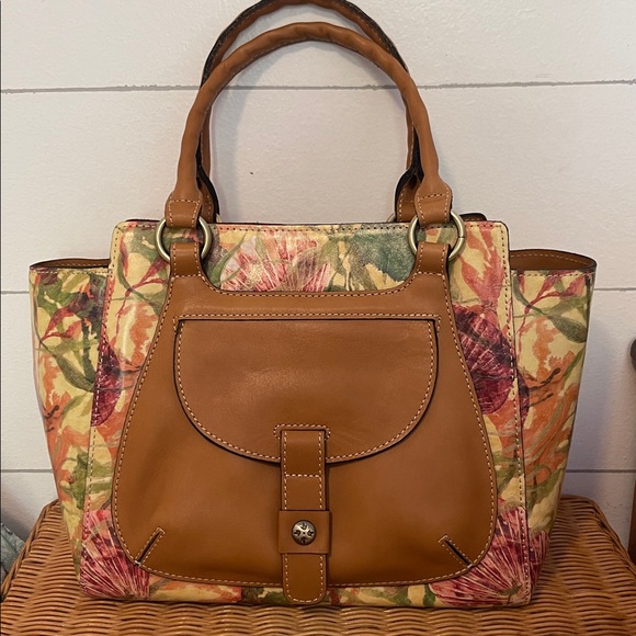 Patricia Nash Handbags - PATRICIA NASH Terrasini Shopper Tote ✨